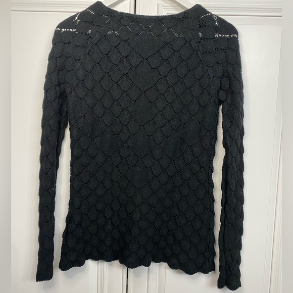 Alfred Sung Women’s Size Medium Black Crochet Style Sweater Scalloped Hem - Picture 6 of 8